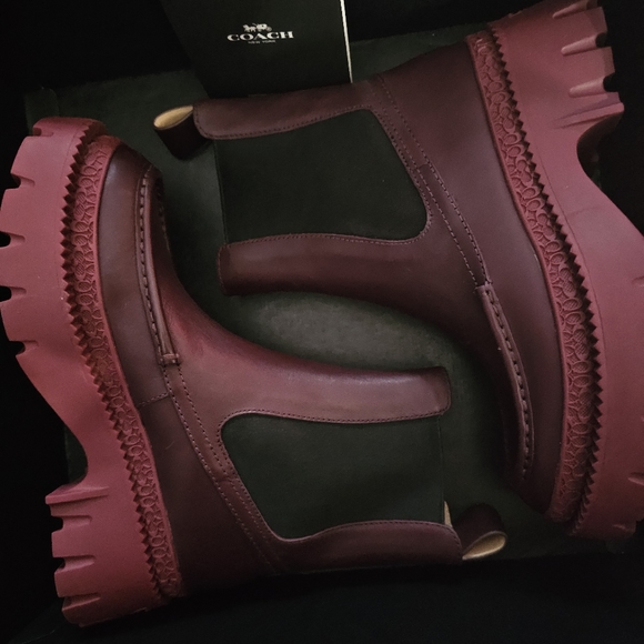 ***NEW with Box*** COACH Joey Boots. Dark Cranberry color. Size 5 - Picture 5 of 7